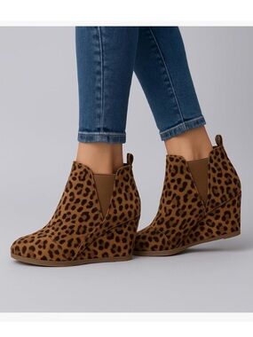 Dunes Zoey Faux Leather Leopard Print Wedge Slip On Comfort Ankle Boots Sz 6